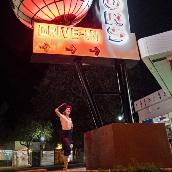 Meet your Posher, Bri - Picture 7 of 8